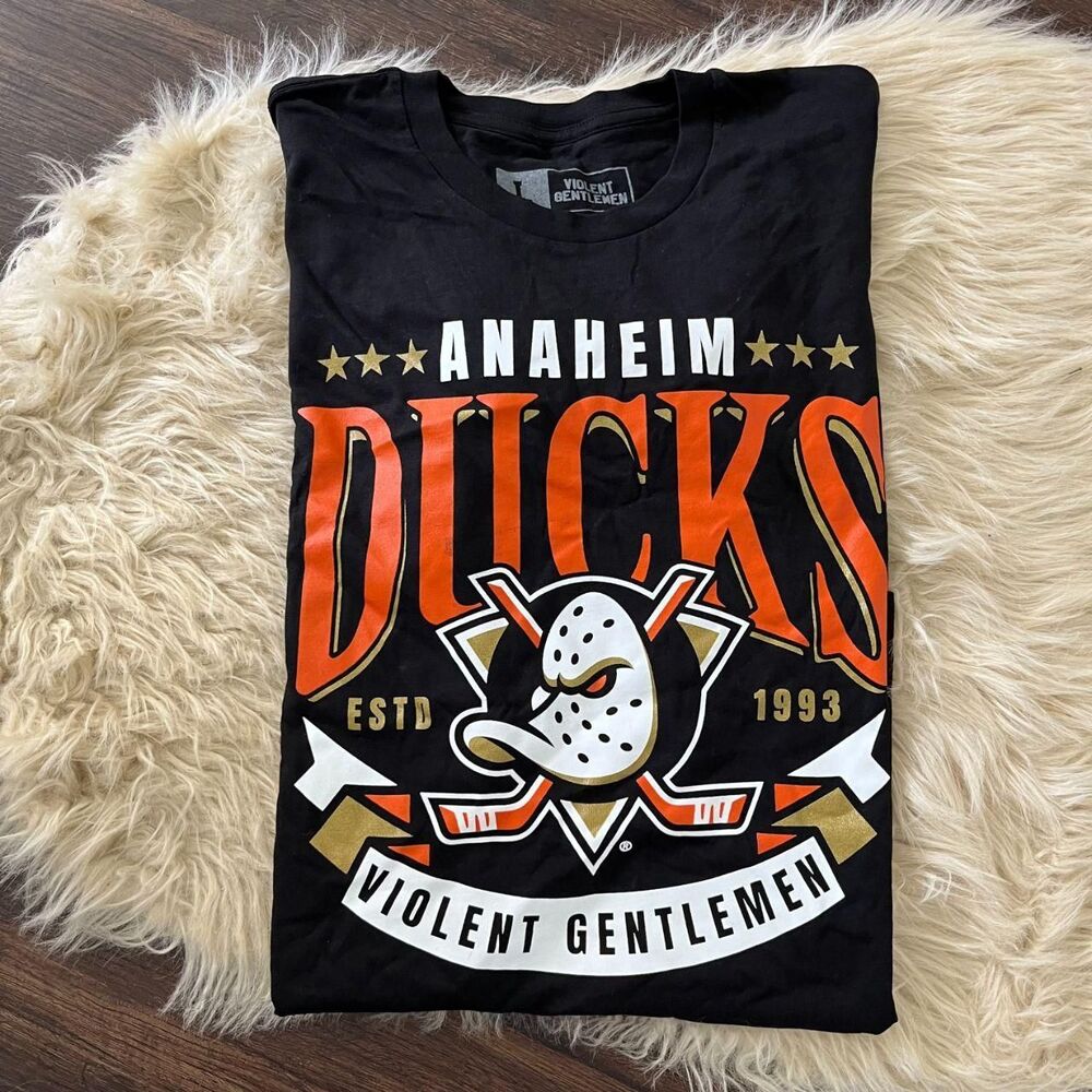 NWT black Violent Gentlemen Anaheim Ducks graphic t-shirt L